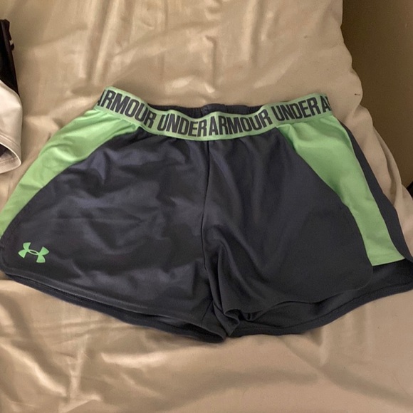 2 Pair Under Armour Shorts - Picture 6 of 6